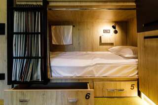 Хостел Hostel 2028 Калининград Кровать в общем 6-местном номере для мужчин и женщин-2
