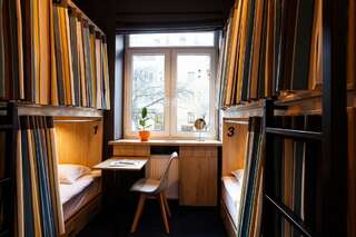 Хостел Hostel 2028 Калининград Кровать в 4-местном общем женском номере-1